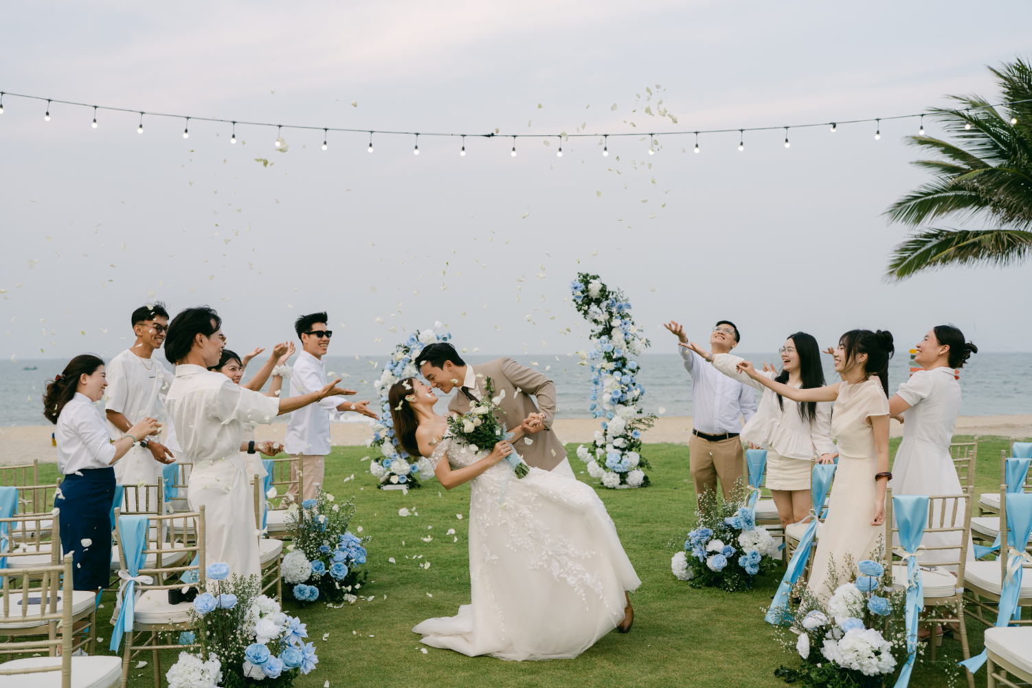 Da Nang resort wedding at beach lawn